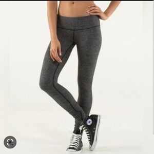 Lululemon low rise wunder under size 8